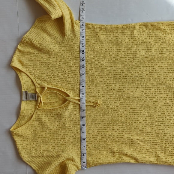 L.L. Bean Peruvian Cotton Long Sleeve Top MEDIUM Regular Yellow Key Hole Opening - Picture 11 of 14
